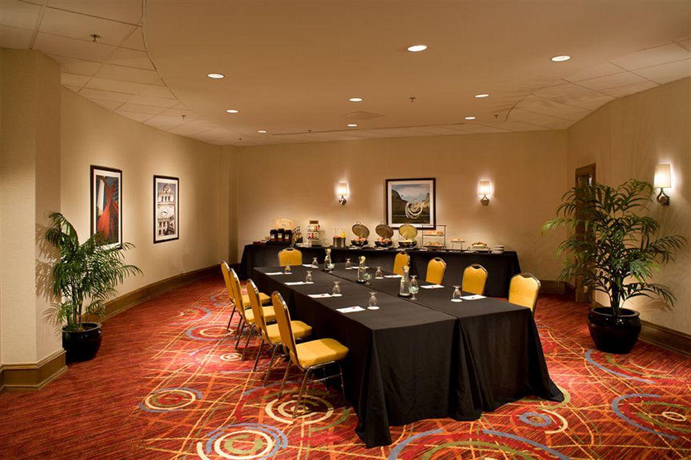 Courtyard By Marriott Chicago At Medical District-Uic Hotel Екстериор снимка