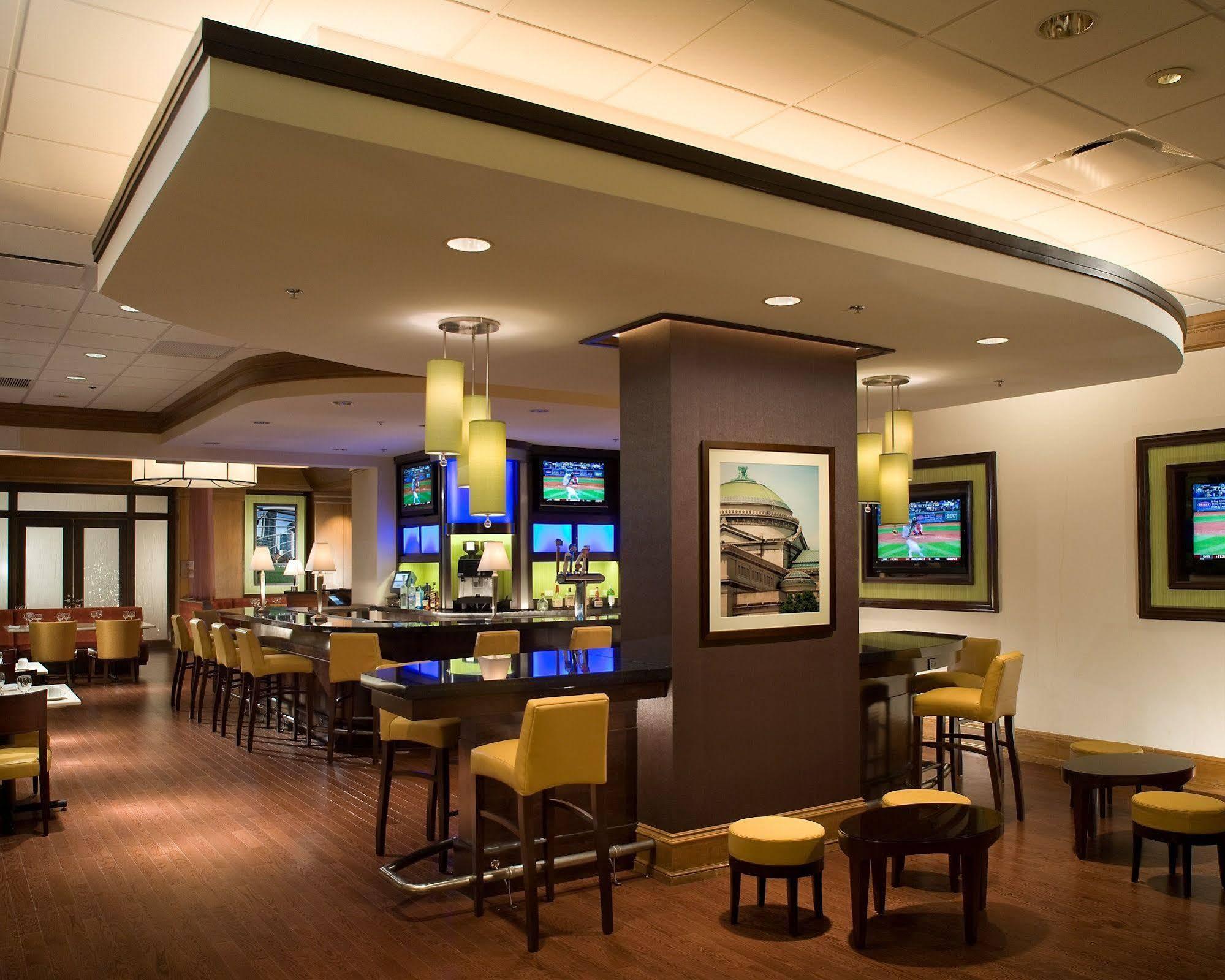 Courtyard By Marriott Chicago At Medical District-Uic Hotel Екстериор снимка