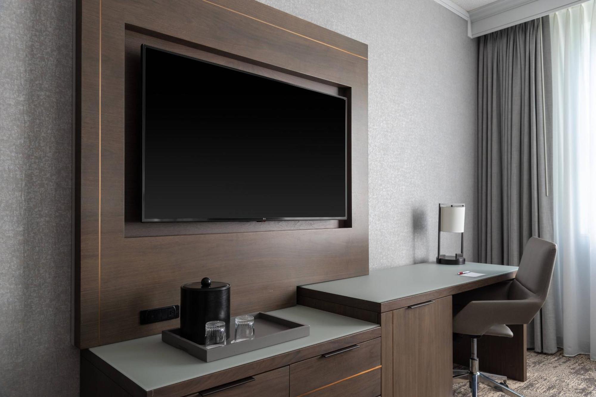 Courtyard By Marriott Chicago At Medical District-Uic Hotel Екстериор снимка